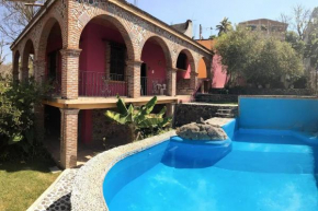 La Escondida, alberca, jardín, asador y vistas